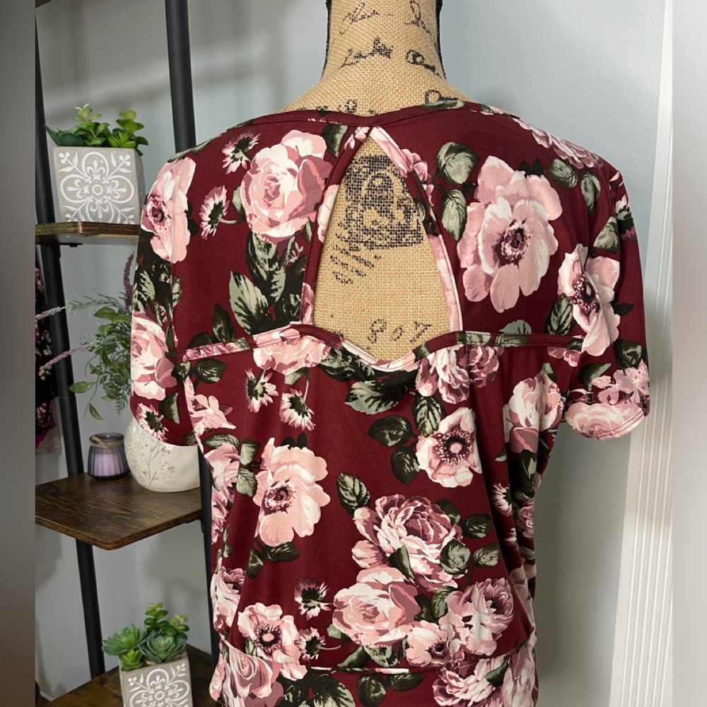 By&By Floral Blouse. Size XL. Like New. Pink, Burgundy, Green - Picture 3 of 3